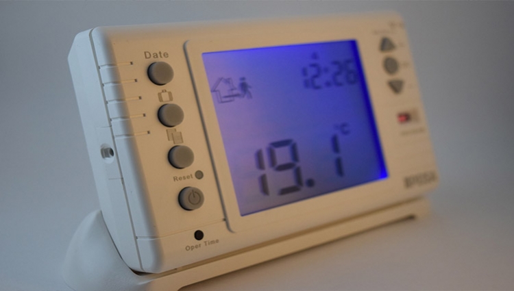 Termostatos de ambiente para regular el consumo de la calefacción.